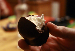 tête noire, tête de nègre biscuit merngue chocolat Kisss Migro