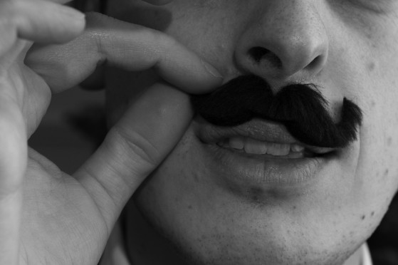 la-moustache-03
