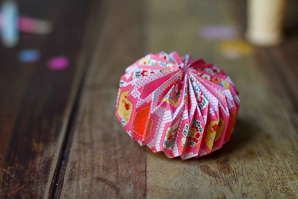 DIY-origami-ball-003